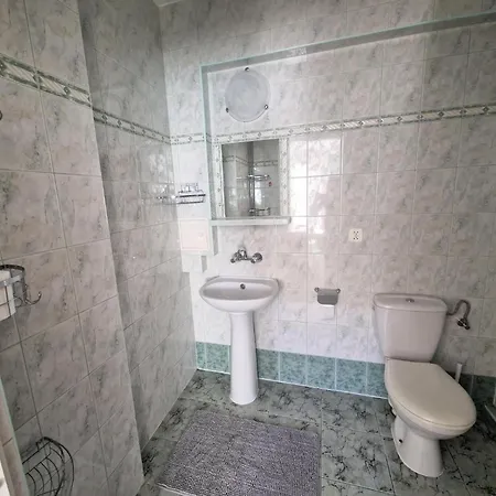 Comfortable Double By The Promenade Apartment *